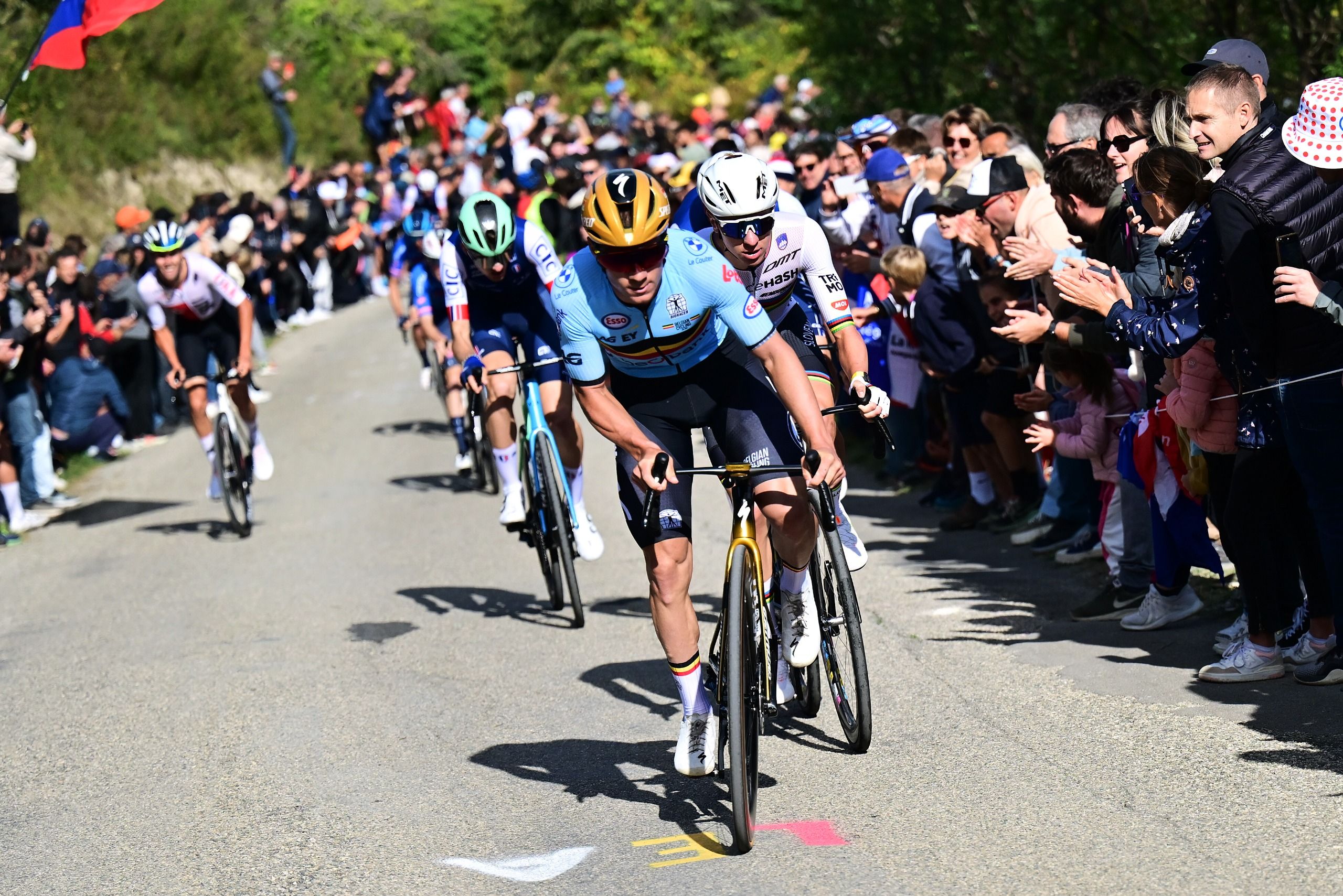 Remco Evenepoel và Wout van Aert — hai ứng viên hàng đầu cho áo cầu vồng Montreal 2026